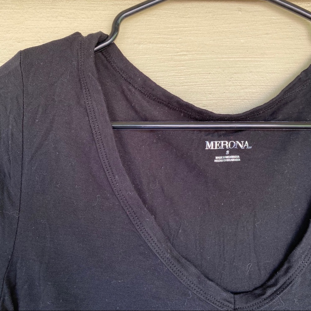 Basic black tee - Picture 2 of 3